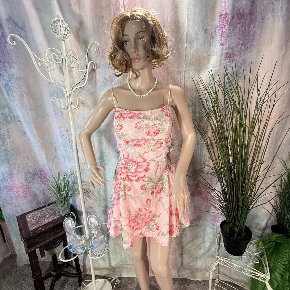 NEW 📌Windsor Makenna Floral Sequin Open Lace Up Back Mini Cocktail Dress - Picture 9 of 16